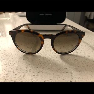EUC Marc Jacobs Tortoise Brown Havana Round Frame Sunglasses 294/S KRZHA